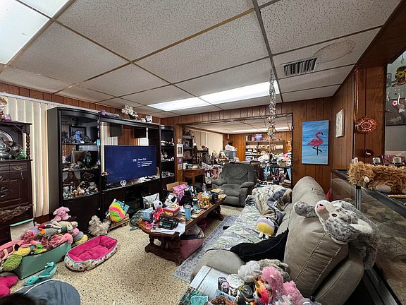 5th image of 110 E Ridge Rd