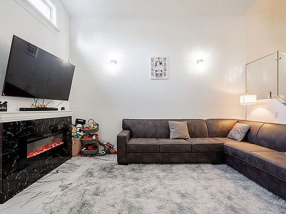 2nd image of 13941 80a Ave