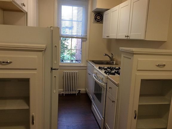 2nd image of 2634 Lee Hwy APT 202