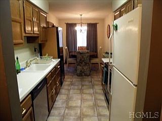 4th image of 4-2 Foxwood Dr