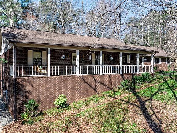 5th image of 204 La Foret Dr