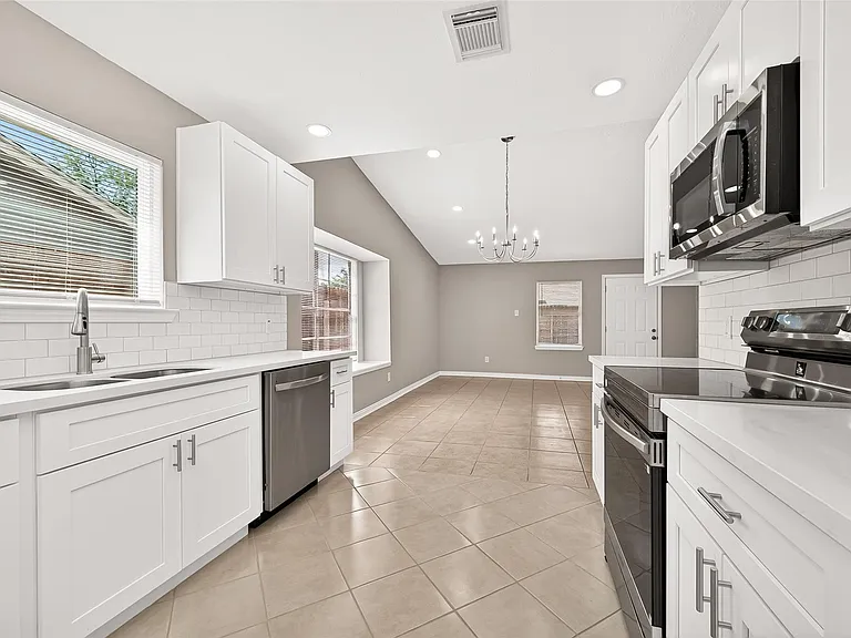 7646 Winkle Wood Ln — Photo 4