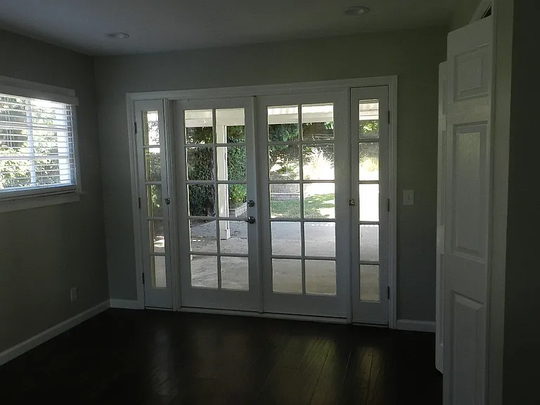 25261 Arcadian Ave — Photo 6