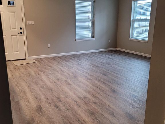 3rd image of 120 Manchester Dr #101