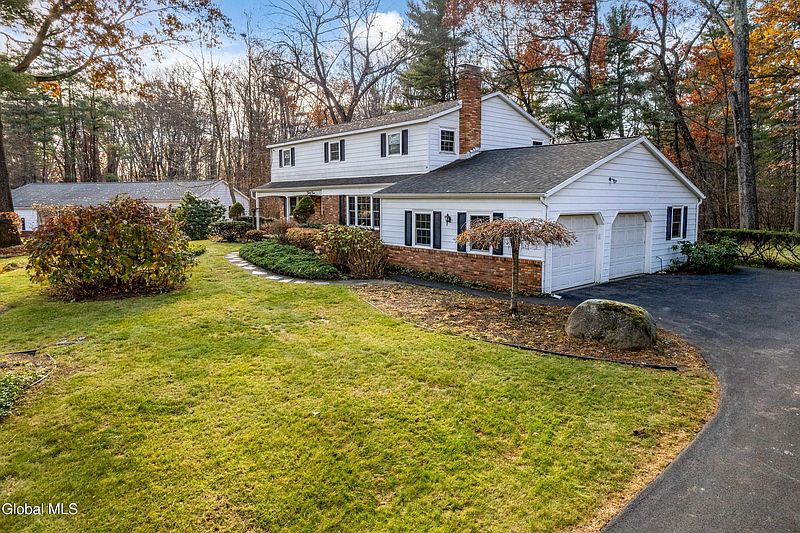 4th image of 34 Sweetbrier Drive