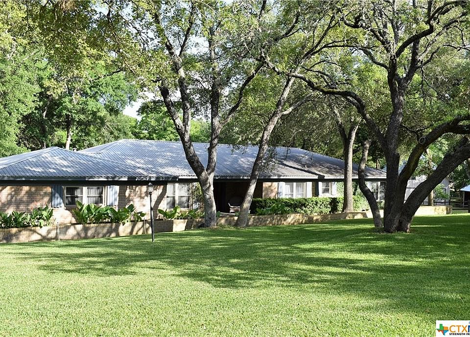 1st image of 621 De Grummond Way