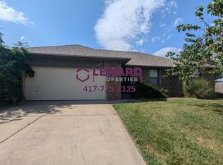 1209 W Belwood Ct, Nixa, MO 65714