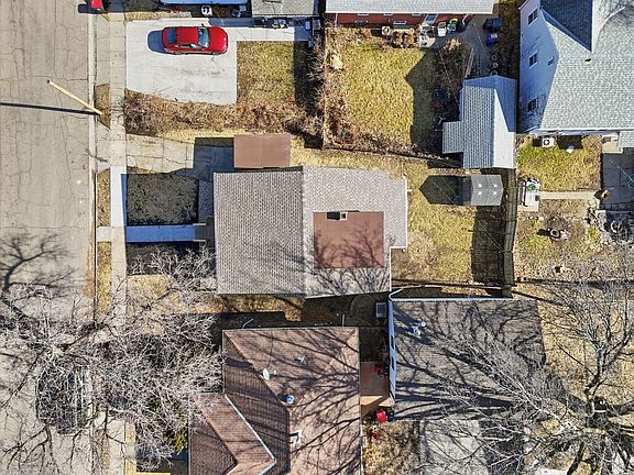 4th image of 2811 Cable Ave