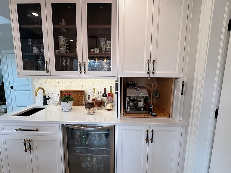 1010 Crabtree Ln — Photo 5