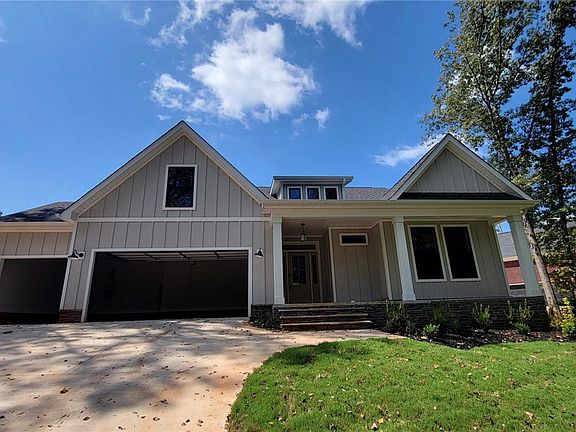 2nd image of 1815 Cross Creek Dr