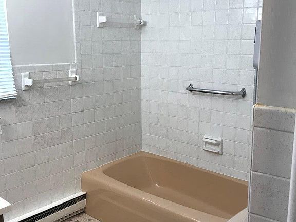 2nd image of 407 Washington St #2R