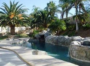 904 Autumn Ln, Corona, CA 92881