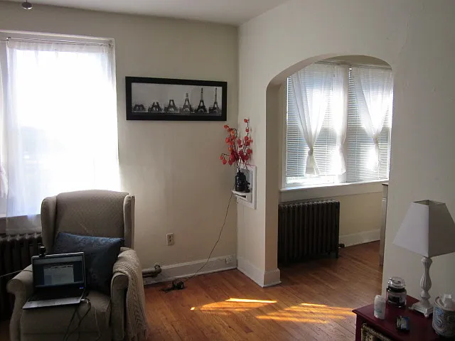Hickman Plaza Apartments / 915 E. Elm Street — Photo 7
