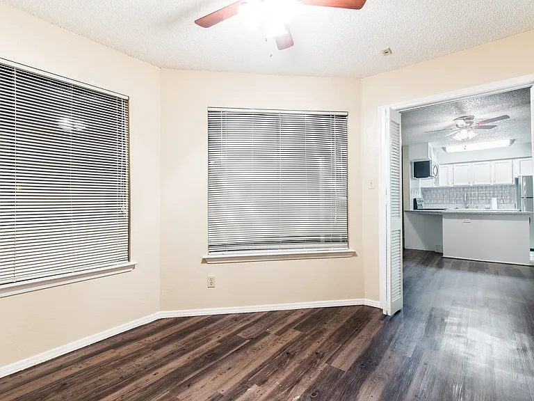 2304 Balsam Dr #E302 — Photo 11