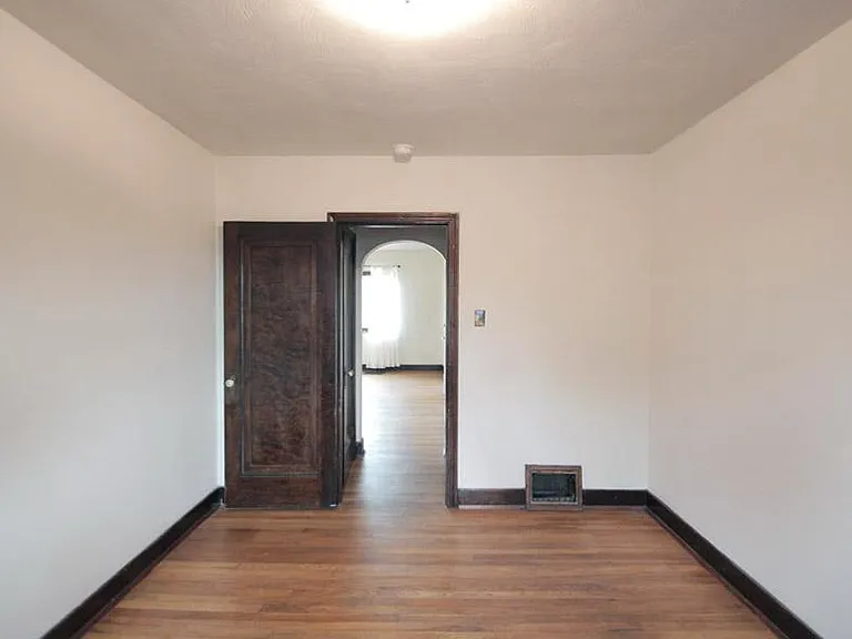 7915 Saint Lawrence Ave #8 — Photo 6