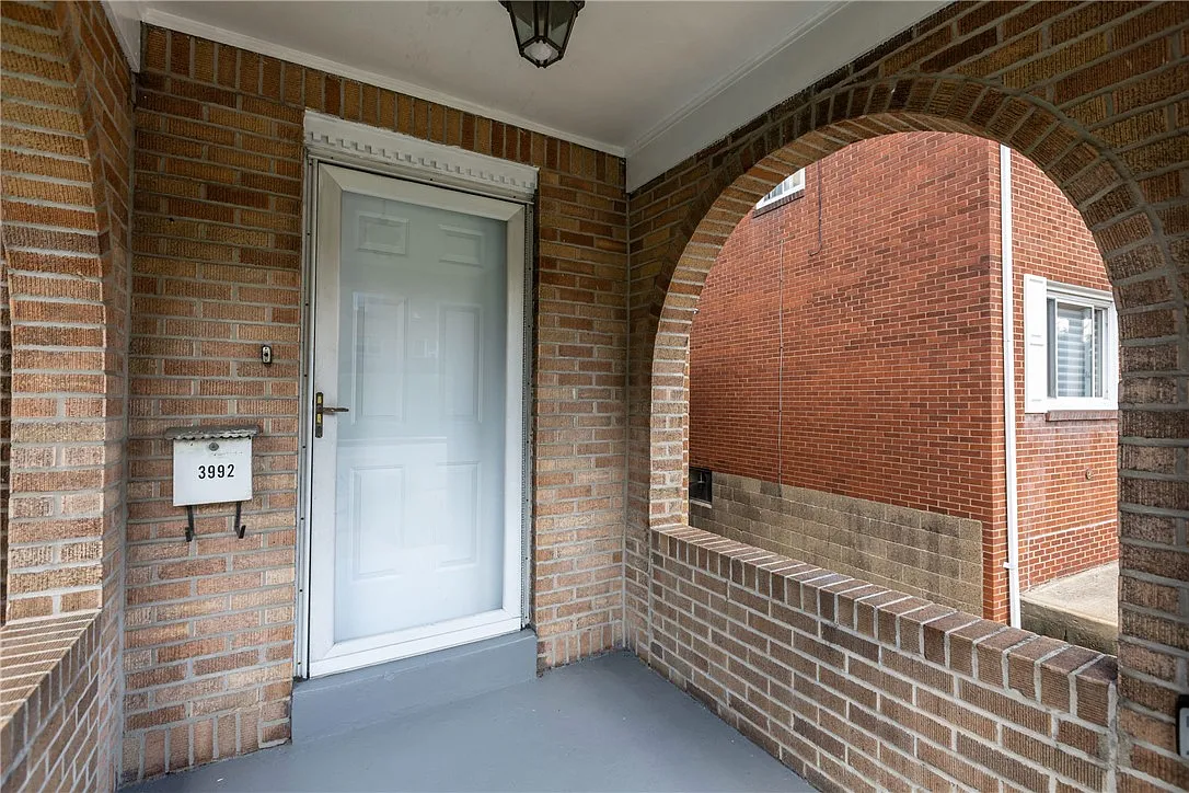 2 bed, 1209 sqft, $2,495 — Photo 2