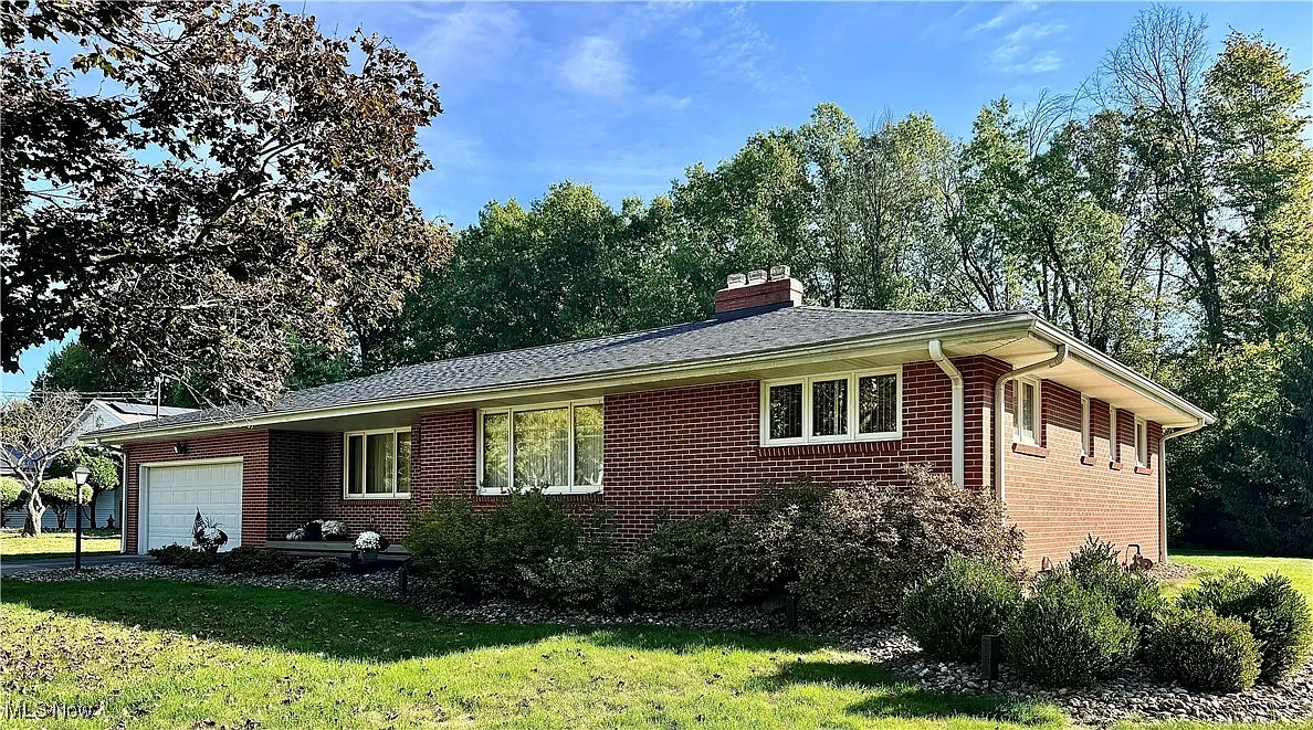 2140 Howland Wilson Rd photo 1