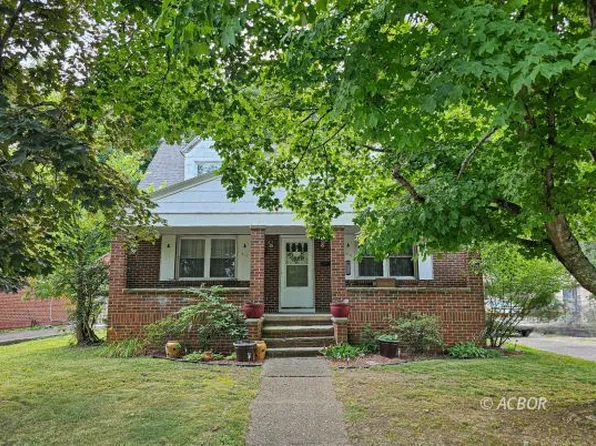 410 Hedgewood Dr, Gallipolis, OH 45631
