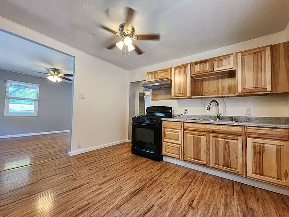 3rd image of 8345 Mirabel Ave