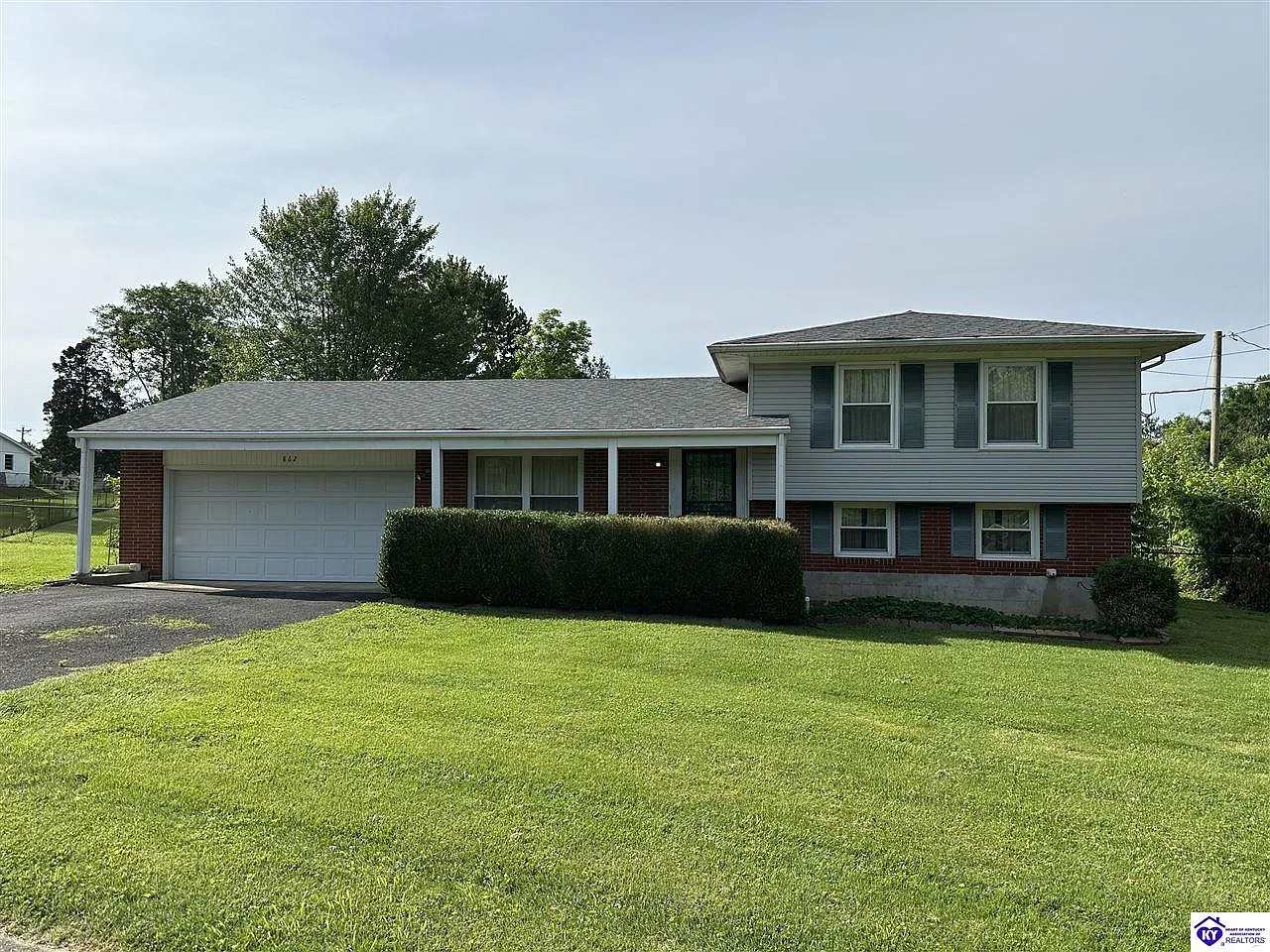 862 Fairview Cir photo 1