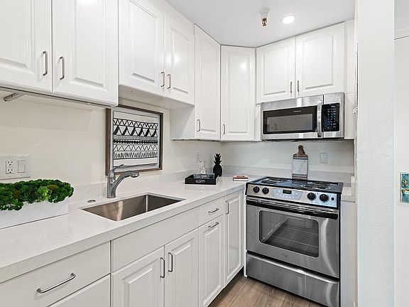 2nd image of 100 Thorndale Drive #402