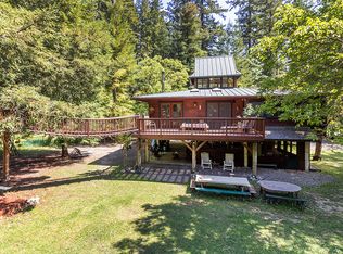 450 Oakridge Dr, Redway, CA 95560