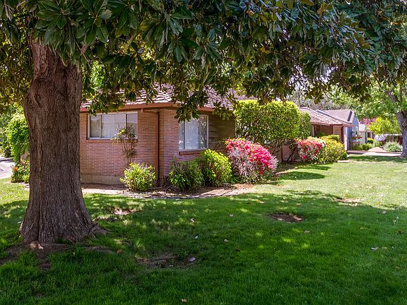 4th image of 414 Meister Way