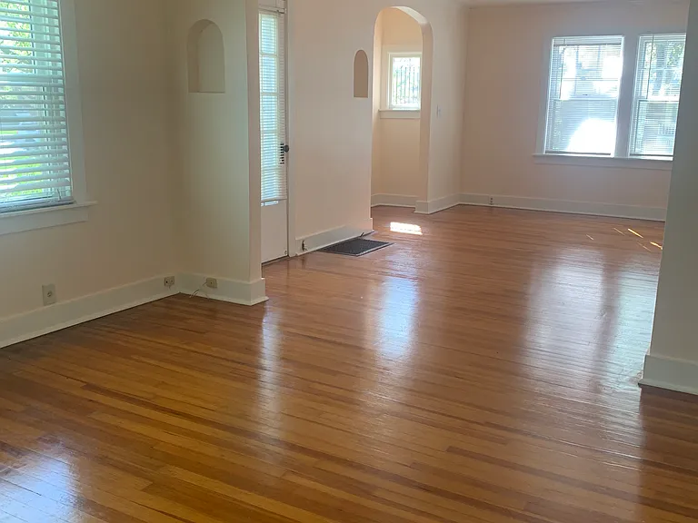 226 N Locust St #1 — Photo 4