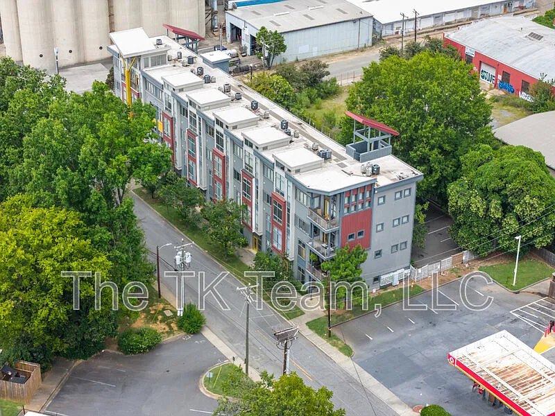 1 bed, 1.0 bath, $1,150 — Photo 2