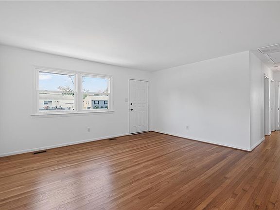 5th image of 8506 Orcutt Ave
