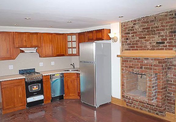 3rd image of 863 Carroll St #4T