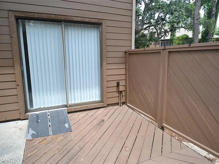 605 Lennox Rd W — Photo 24