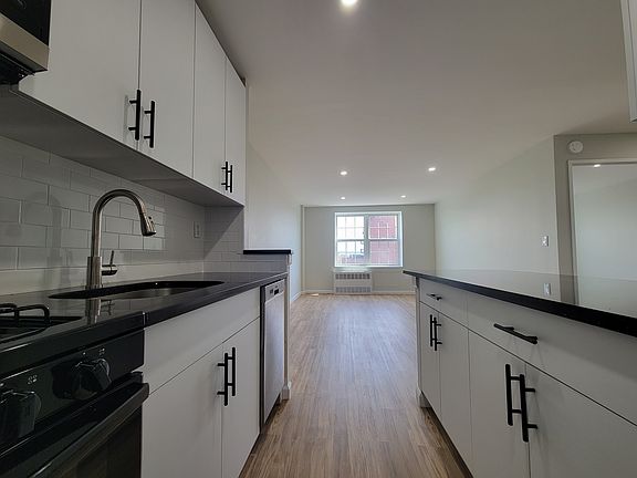 5th image of 829 Greenwood Ave APT 7M