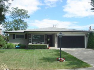 33532 Richard O Dr, Sterling Heights, MI 48310