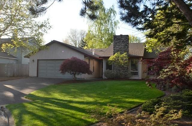 1st image of 537 NE Joanne Cir