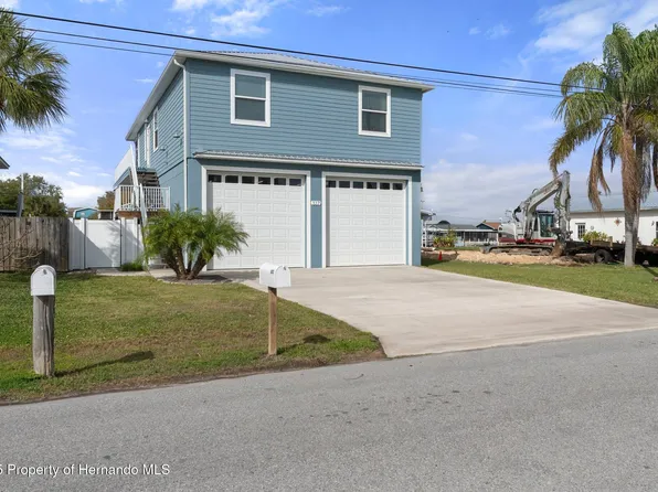 3371 Mangrove Dr, Hernando Beach, FL 34607