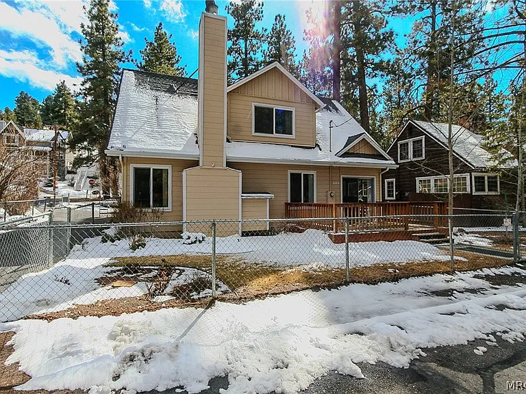 664 Barret Way — Photo 2
