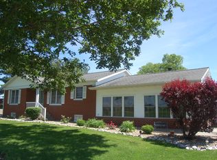 18828 Lindhurst Rd, Carlinville, IL 62626