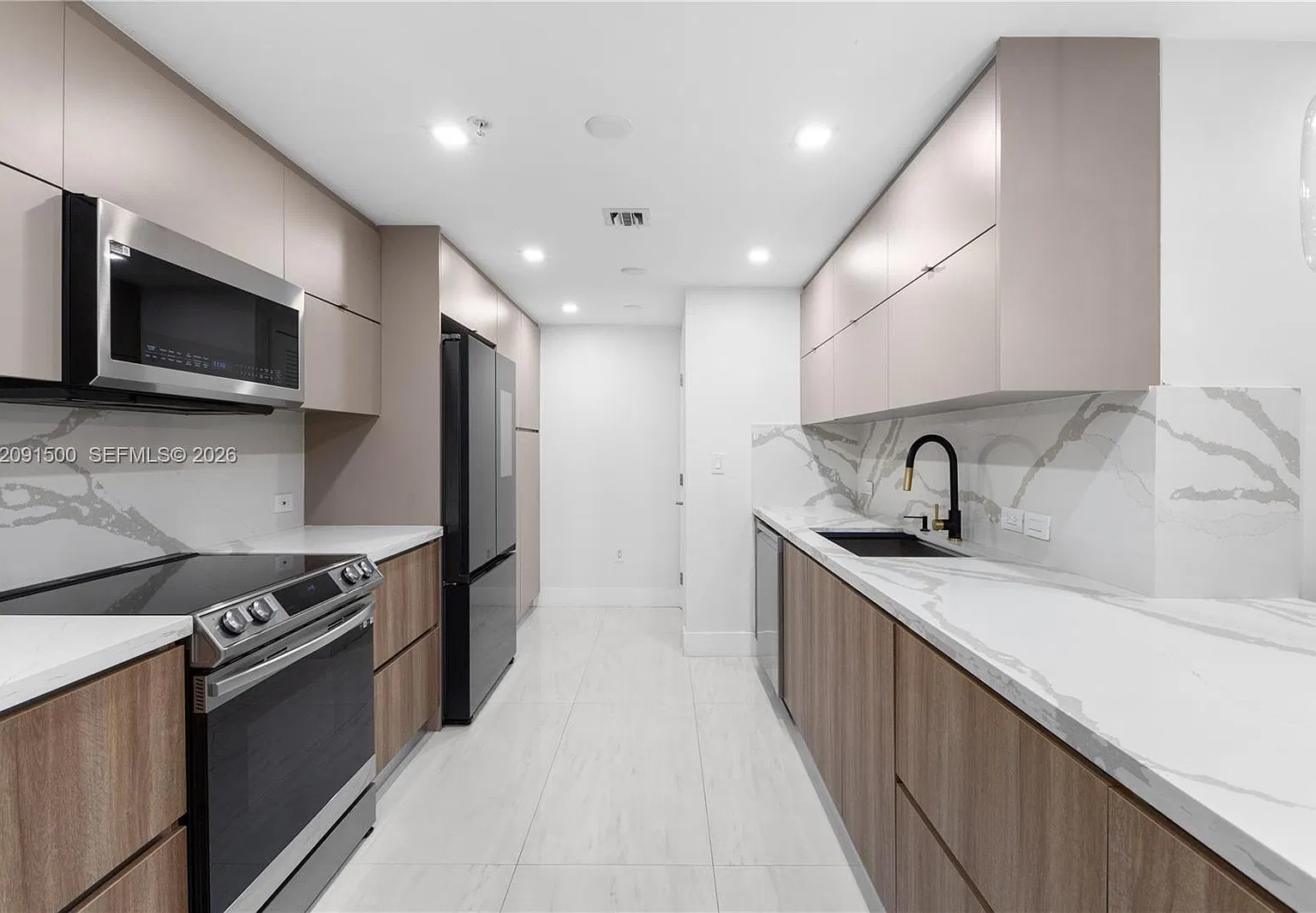 Eastside At Aventura Cond — Photo 3