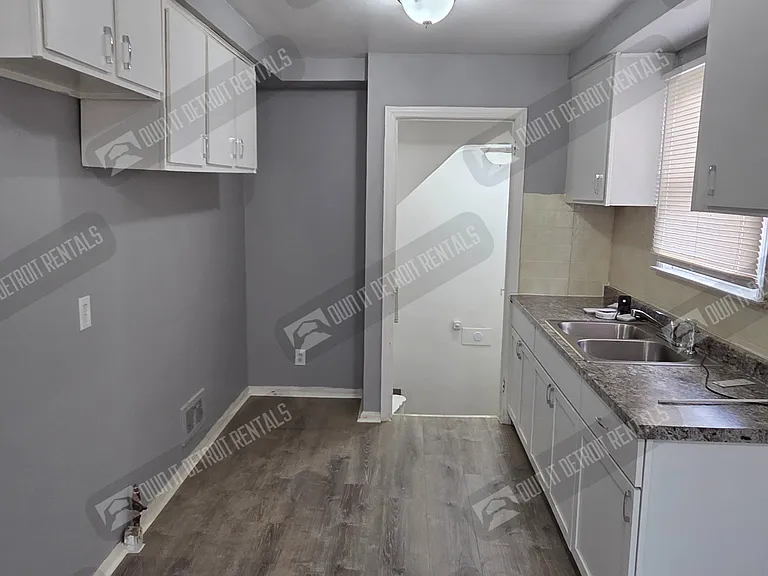 9526 Prest St — Photo 17