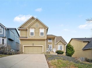 13924 W 71st Pl, Shawnee, KS 66216