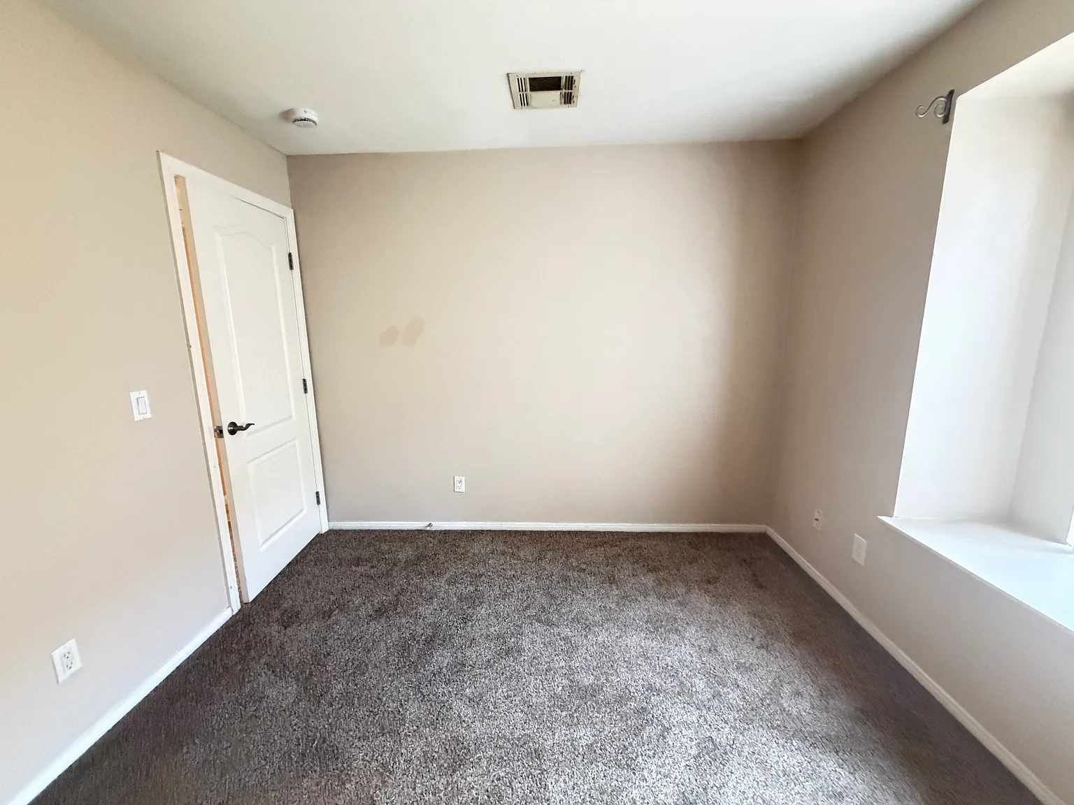1 bed, 1.0 bath, 593 sqft, $1,195 — Photo 3