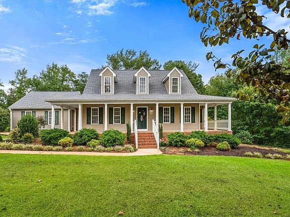 2nd image of 117 Pine Forest Cir