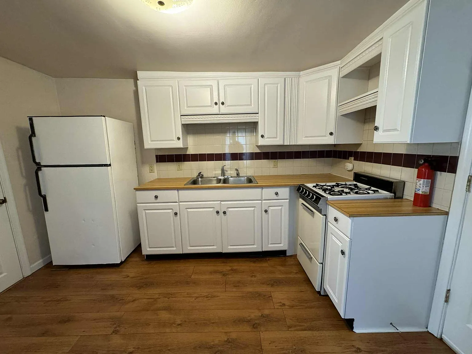 1 bed, $965 — Photo 2