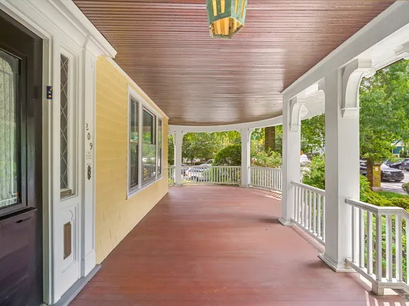 209 Argyle Road image 4 of 34