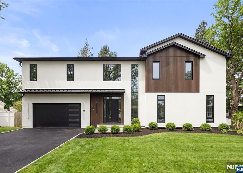 1st image of 12 Meadow Ct
