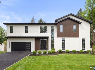 12 Meadow Ct, Norwood, NJ 07648