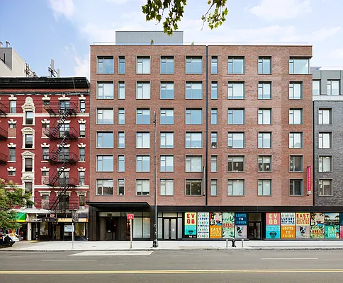 Rented by Extell Marketing Group LLC | media 13