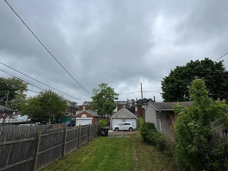 533 Buttonwood St — Photo 14