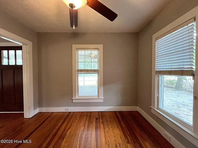 380 N Leak St — Photo 14